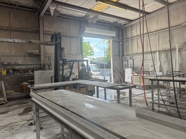 More Photos Of 71 W Illiana St, Orlando Warehouse For Sale