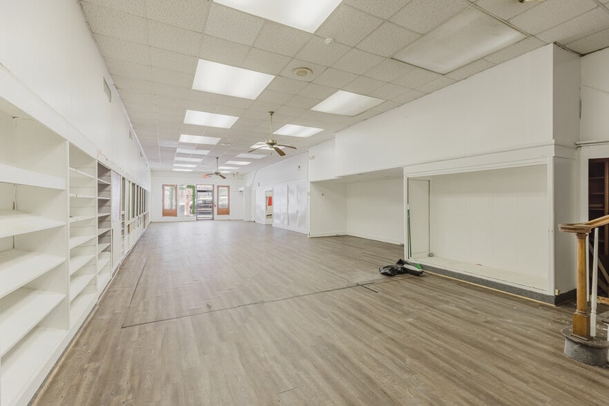 More Photos Of 217 W Lamar St, Americus General Retail For Sale