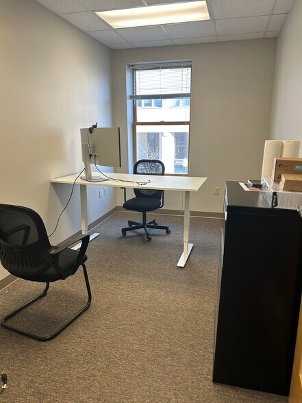 More Photos Of 106-116 King St, Madison Office For Lease