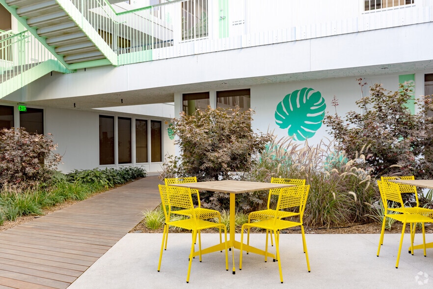 More Photos Of 11340 W Olympic Blvd, Los Angeles Office For Lease