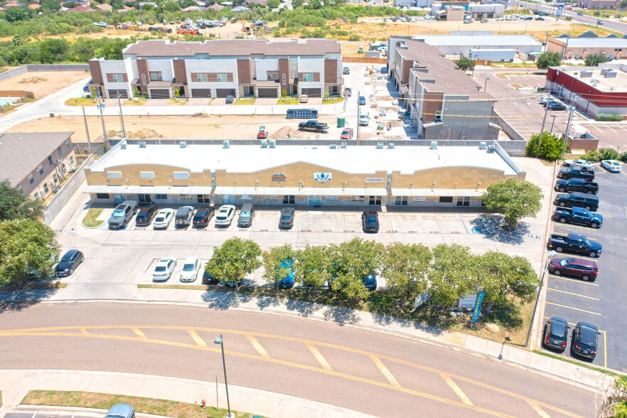 More Photos Of 9803 Sterling Loop, Laredo Storefront Retail Office For Sale