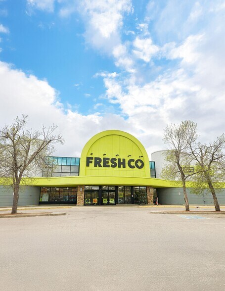 Primary Photo Of 4407 50 Av, Red Deer Supermarket For Lease
