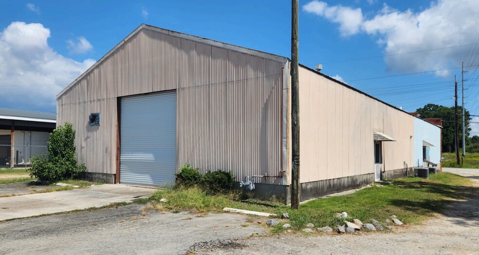 Primary Photo Of 898 Bradford St SW, Gainesville Storefront Retail Office For Lease