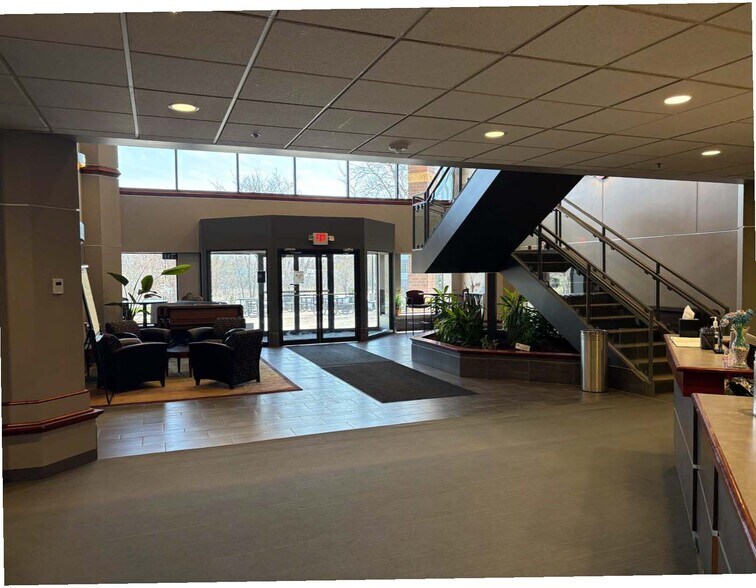 More Photos Of 3535 Vadnais Center Dr, Vadnais Heights Medical For Lease