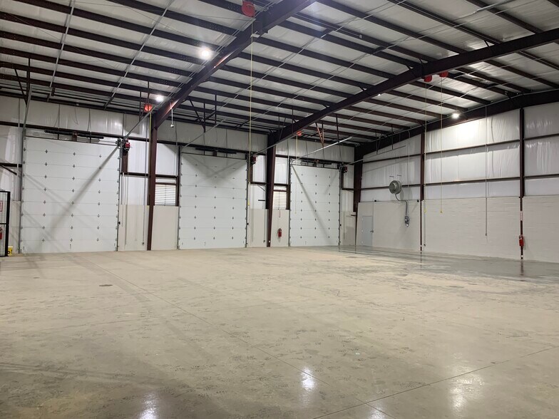 More Photos Of 228 US Highway 285, Pecos Warehouse For Lease