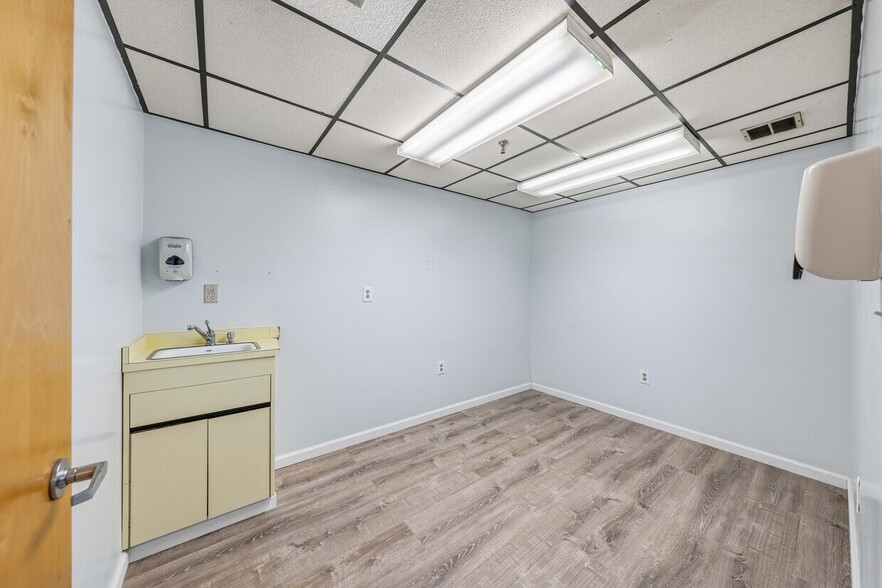 More Photos Of 422 Grand St, Hoboken Apartments For Sale