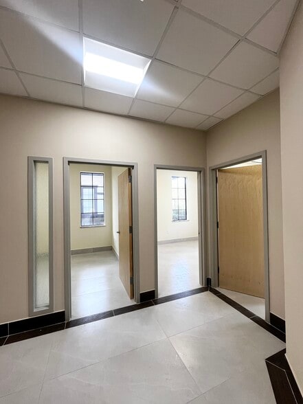 More Photos Of 1300 City View Ctr, Oviedo Office For Lease