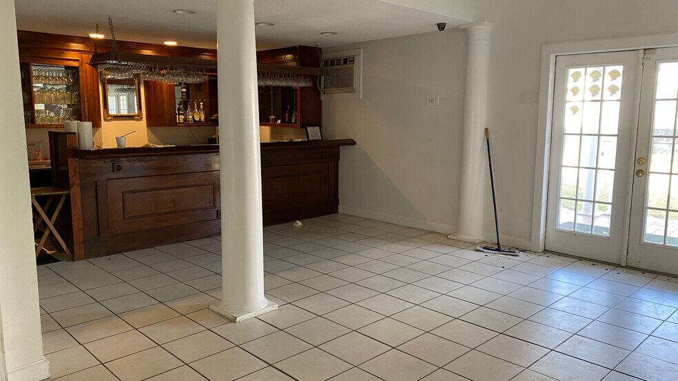 More Photos Of 421 N Lake Dr, Lexington Lodge Meeting Hall For Sale