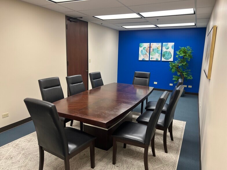 More Photos Of 1164 Bishop St, Honolulu Loft Creative Space For Lease