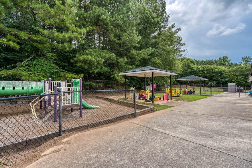 More Photos Of 2081 Mesa Valley Way, Austell Specialty For Sale