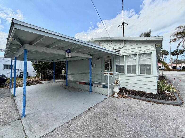 More Photos Of 1925 20th St, Vero Beach Office For Sale