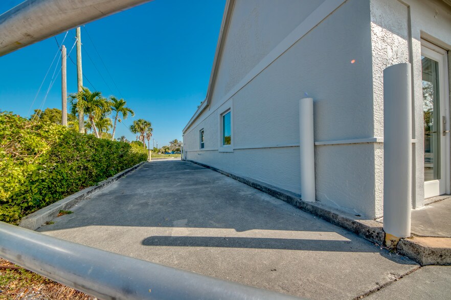 More Photos Of 3015 Tamiami Trl E, Naples Storefront Retail Office For Sale