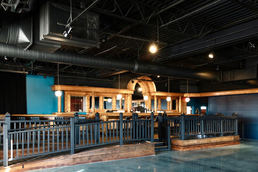 More Photos Of 5264 Anton Dr, Fitchburg General Retail For Lease