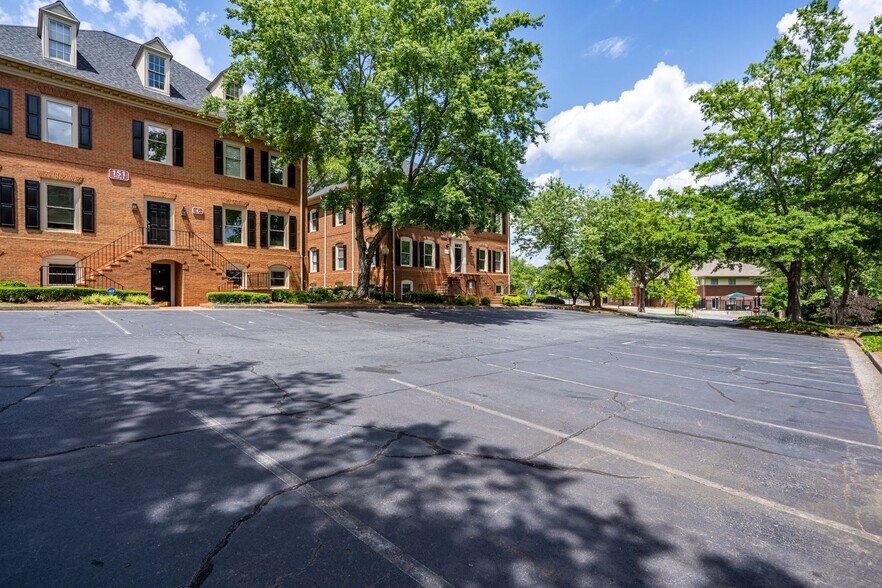 More Photos Of 151 Village Pky NE, Marietta Office Residential For Lease