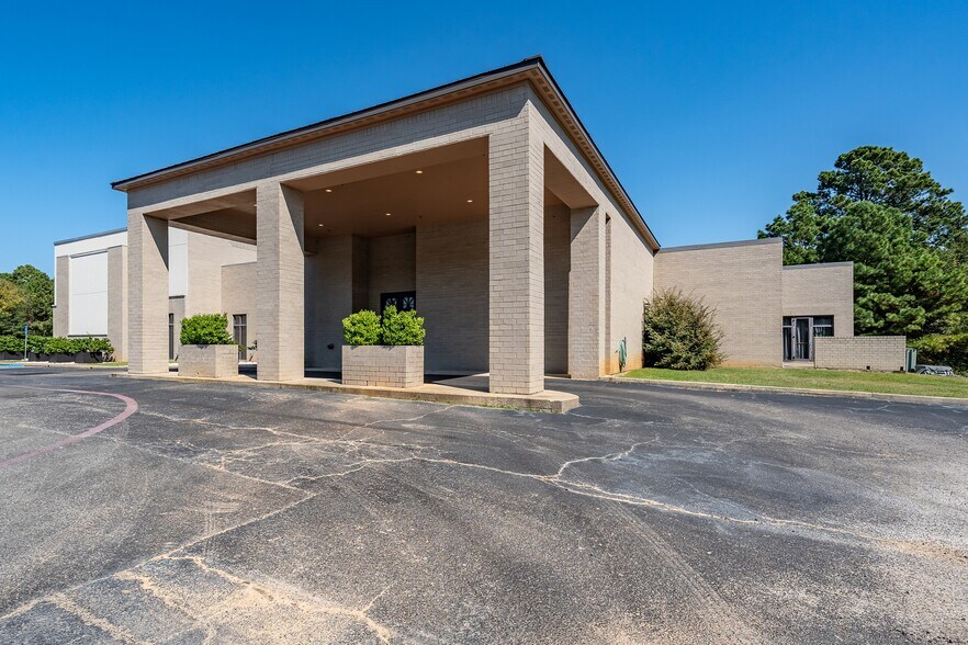 More Photos Of 3700 Judson Rd, Longview Restaurant For Sale