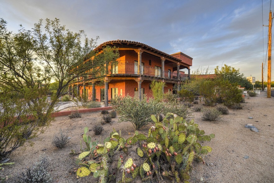 More Photos Of 6450 E Cave Creek Rd, Cave Creek Storefront Retail Office For Lease
