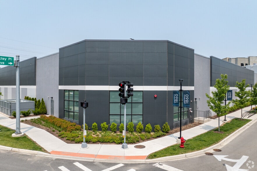 More Photos Of 4540 W Touhy Ave, Lincolnwood Supermarket For Lease