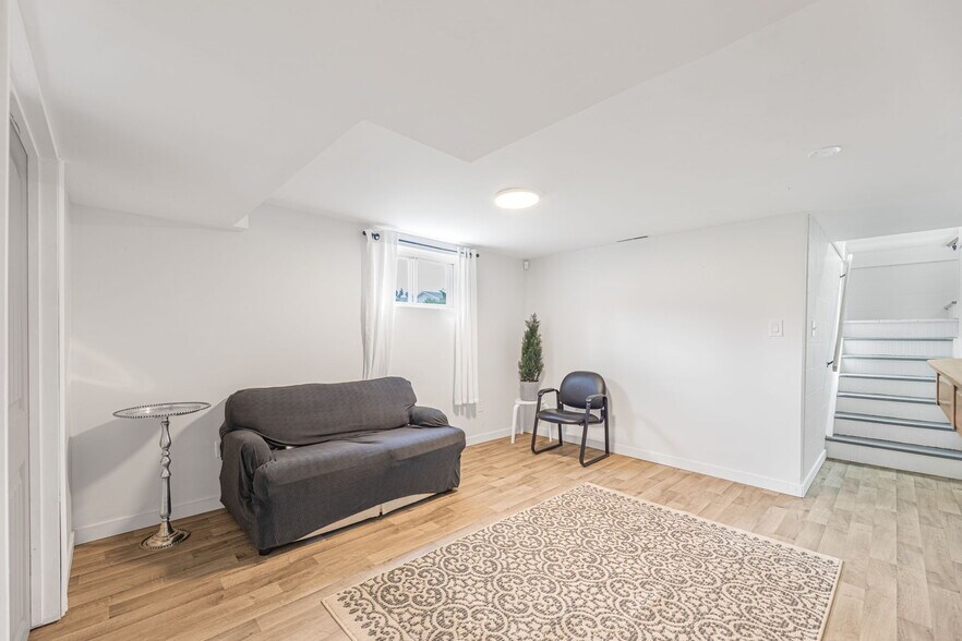 More Photos Of 313 Ross Av, Cochrane Medical For Sale