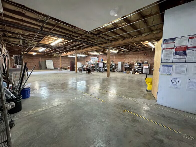 More Photos Of 960 E 17th St, Tucson Warehouse For Sale