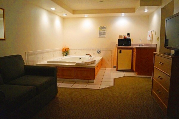More Photos Of 2124 N Lacrosse St, Rapid City Hotel For Sale