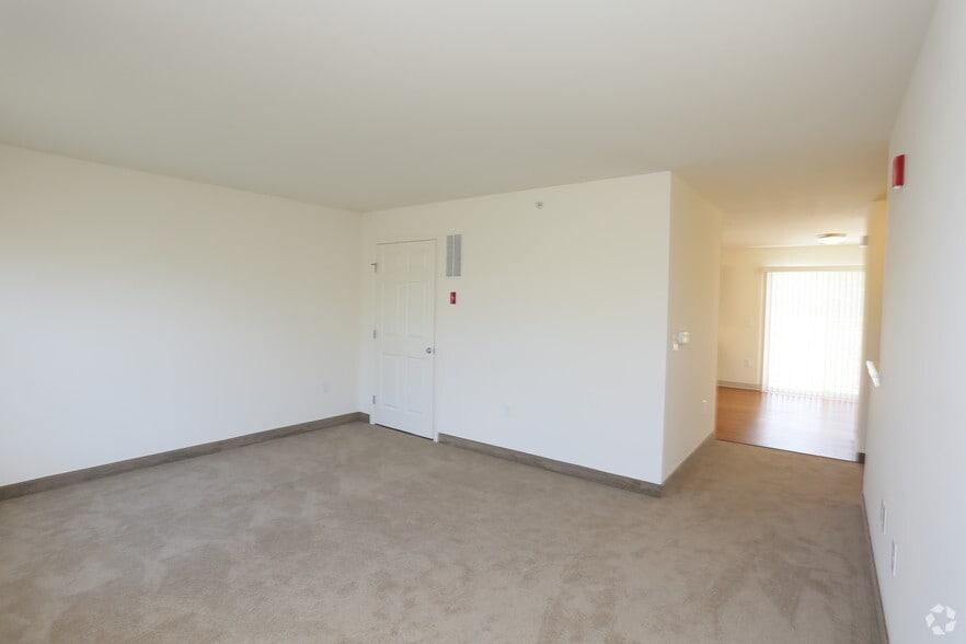 More Photos Of 700 Wincoram Way, Coram Apartments For Lease