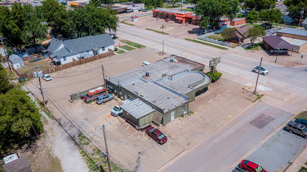 More Photos Of 1324 S Main St, Stillwater Office For Sale