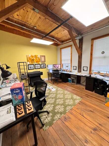 More Photos Of 60 Pleasant St, Ashland Flex For Lease