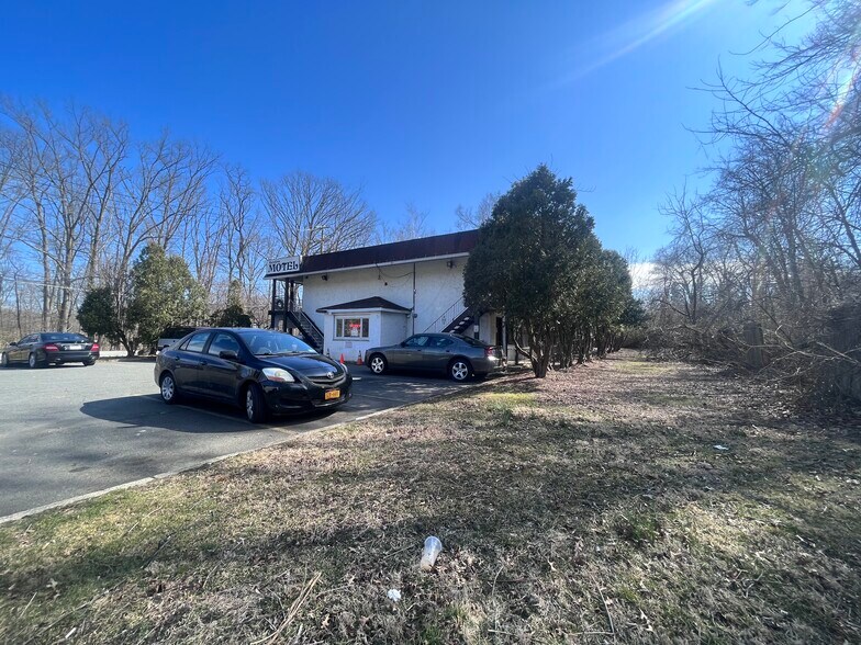 972 S Route 9W, Congers, NY 10920 Hotel For Sale