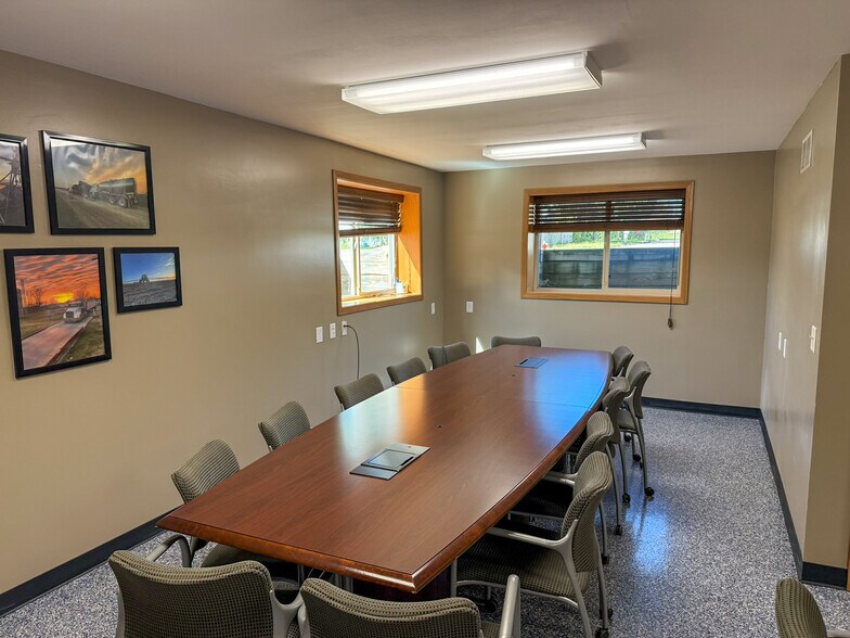 More Photos Of 107 8th Ave SW, Kasson Specialty For Sale