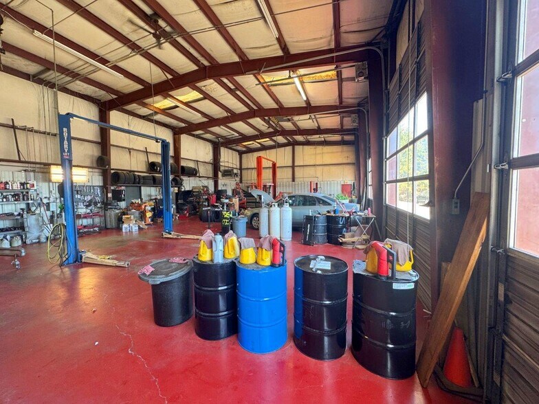 More Photos Of 2841 Old Franklin Tpke, Rocky Mount Auto Repair For Sale