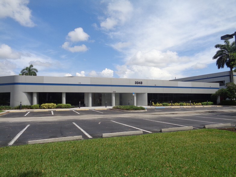 More Photos Of 3343 W Commercial Blvd, Fort Lauderdale Medical For Lease