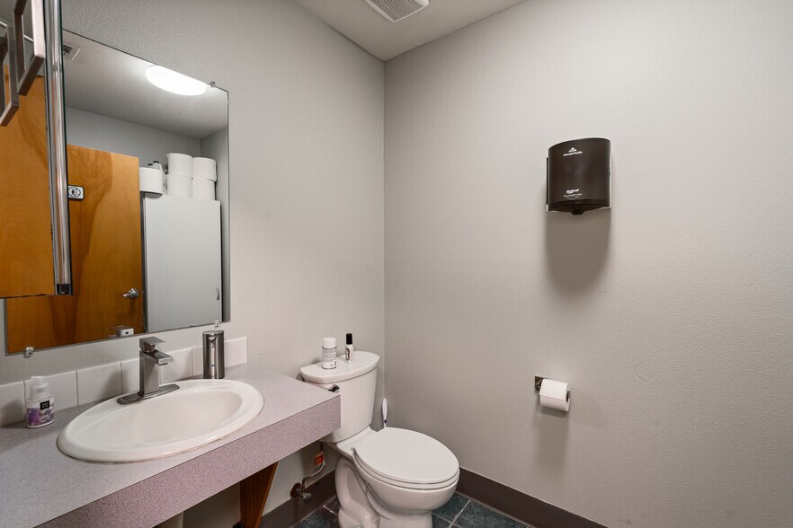 More Photos Of 6110 N Lombard St, Portland Medical For Lease