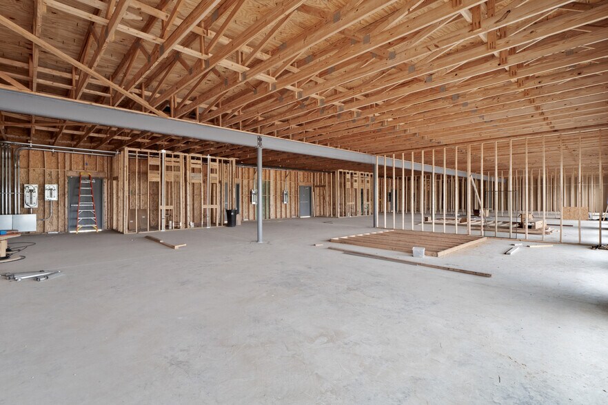 More Photos Of 1219 E Cedar St, New Baden Storefront Retail Office For Sale