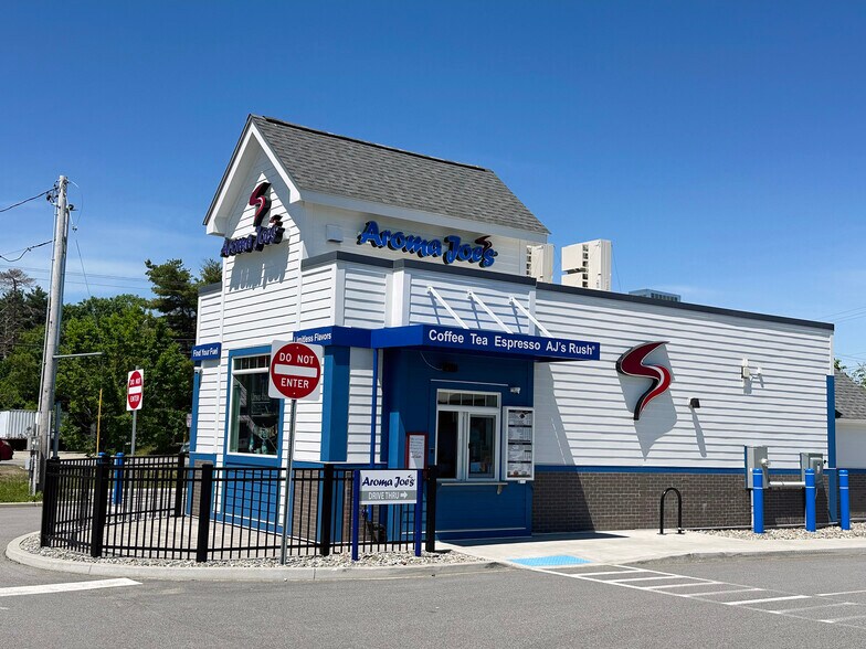More Photos Of 270 Lafayette Rd, Seabrook Unknown For Lease