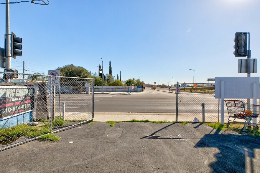More Photos Of 13243 Osborne St, Arleta Land For Lease