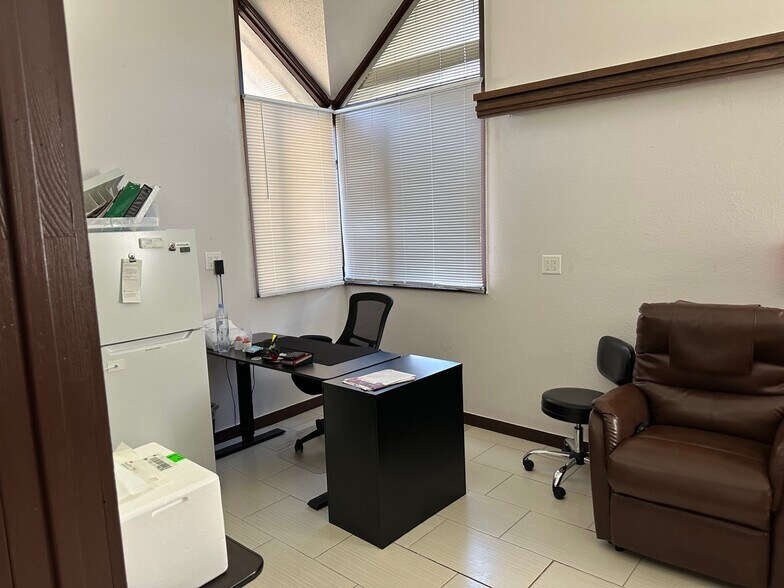 More Photos Of 3501 NW 50th St, Oklahoma City Medical For Lease