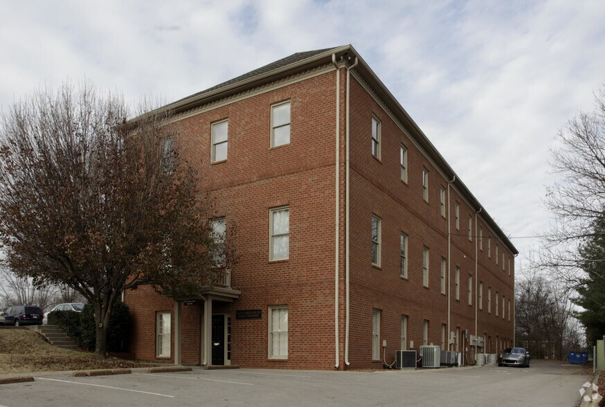 More Photos Of 1309 Briarville Rd, Madison Office For Lease