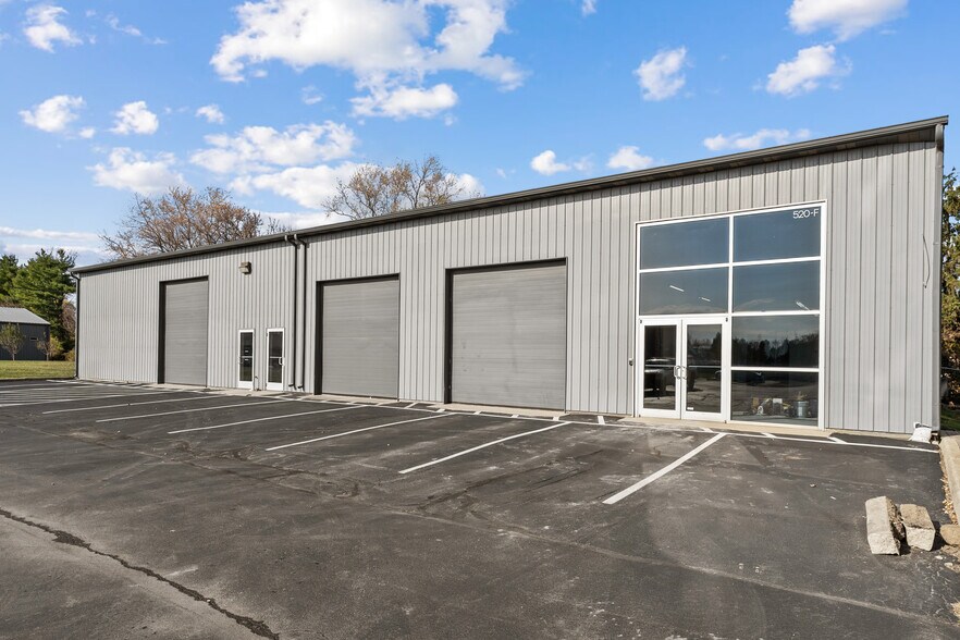 Primary Photo Of 520 Industrial Dr, Carmel Warehouse For Lease
