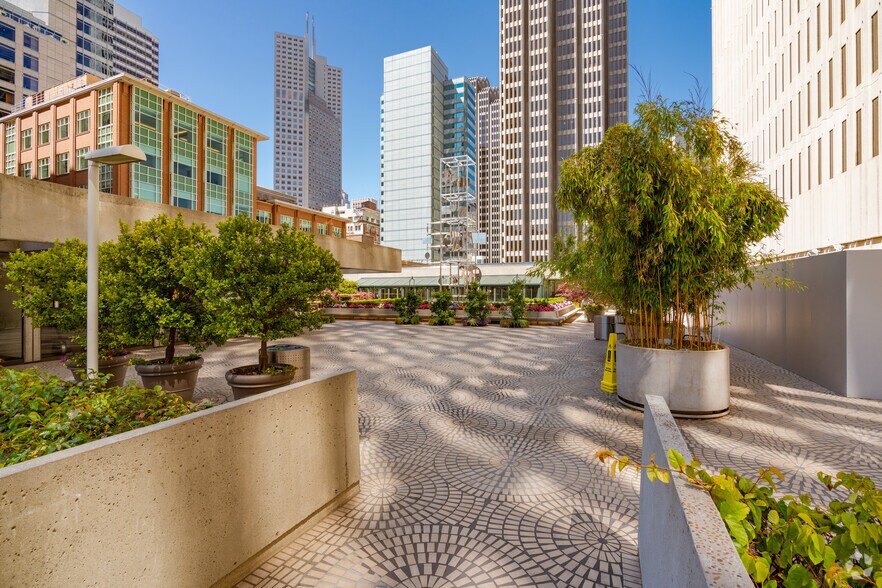 More Photos Of 4 Embarcadero Ctr, San Francisco Office Residential For Lease