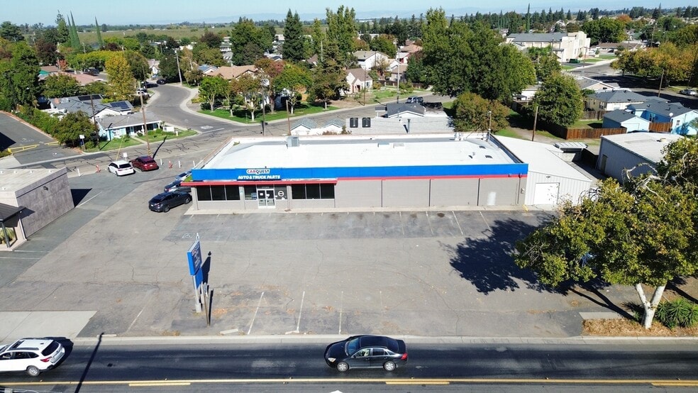 More Photos Of 1755 Jackson Ave., Escalon Freestanding For Sale