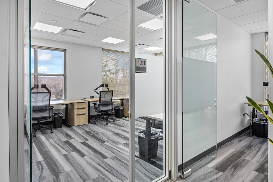 More Photos Of 1000 Northbrook Dr, Trevose Office For Sale
