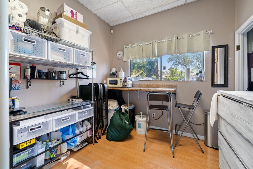 More Photos Of 2112 Armory Dr, Santa Rosa Freestanding For Sale