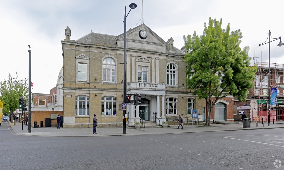 1 High St, Southall UB1 3HA Office For Lease