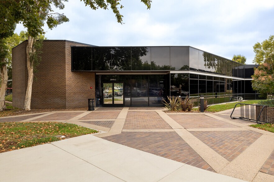 More Photos Of 20970 Warner Center Ln, Woodland Hills Medical For Sale