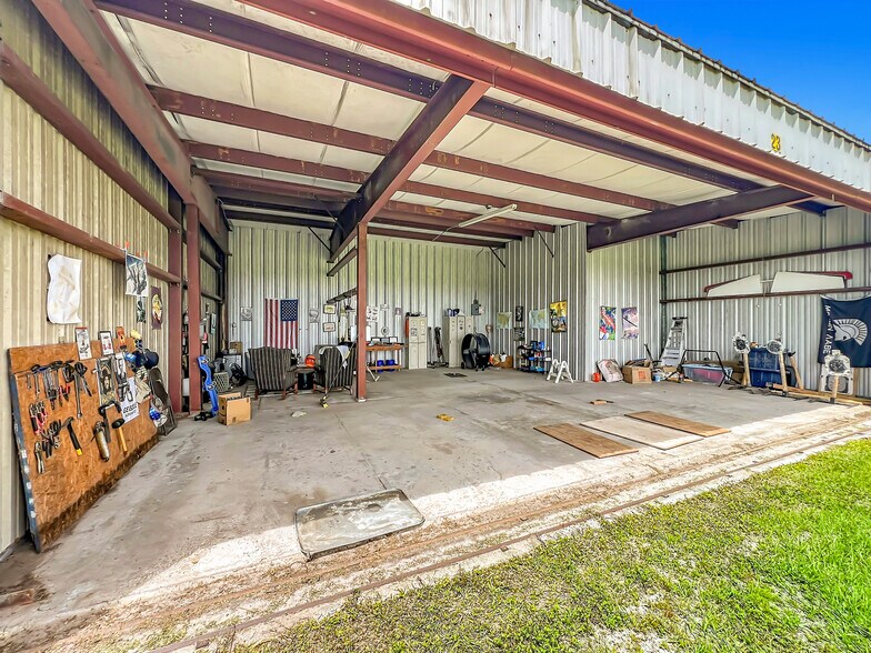 More Photos Of 7001 W Jones Ave, Mount Dora Airplane Hangar For Sale
