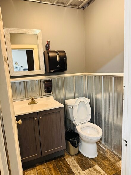 More Photos Of 1330 S Main St, Rice Lake Flex For Sale