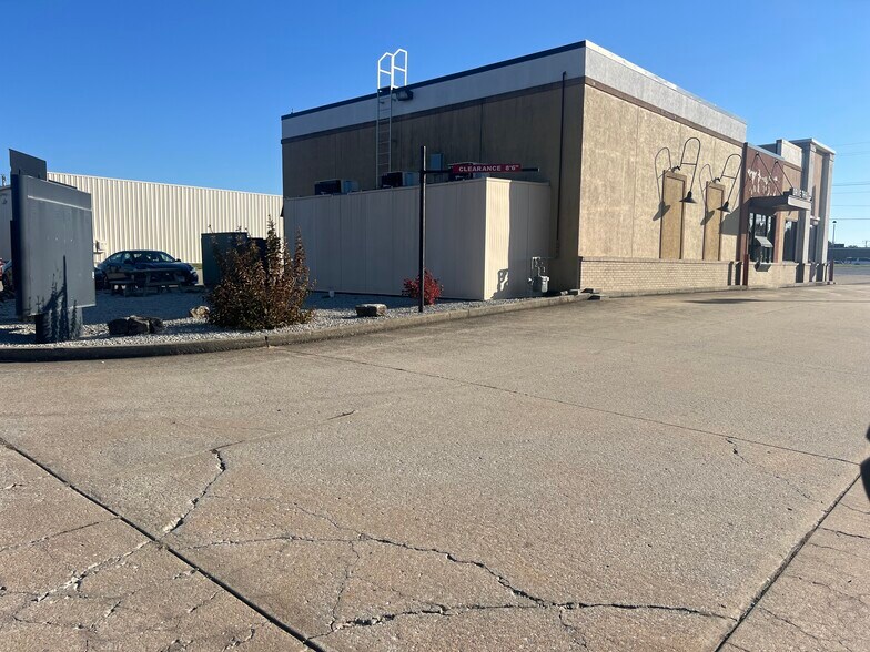 More Photos Of 1020 W Buchanan St, California Fast Food For Sale