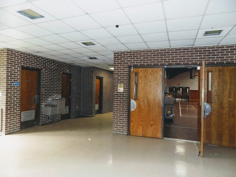 More Photos Of 804 S Purdum St, Kokomo Schools For Sale