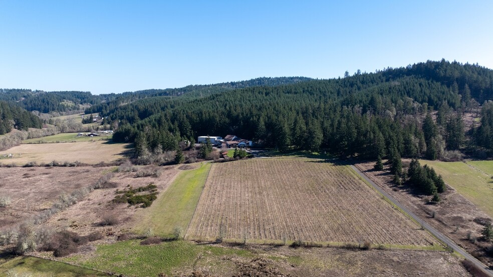 More Photos Of 27012 Briggs Hill Rd, Eugene Winery Vineyard For Sale