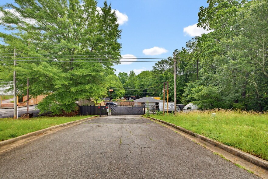More Photos Of 2291 South Cobb Dr, Smyrna Office For Sale